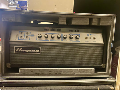 Ampeg SVT VR 300W All Tube Vintage Reissue + 8x10"